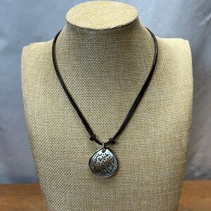 Silpada Brown Leather Necklace with Silver Black Lip Shell Pendant Vintage 16”